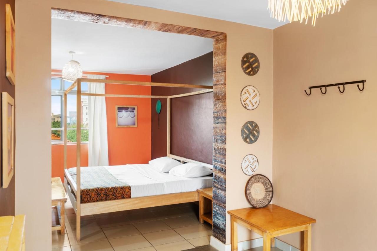 Bushpig Backpackers Hostel Kampala Exterior photo