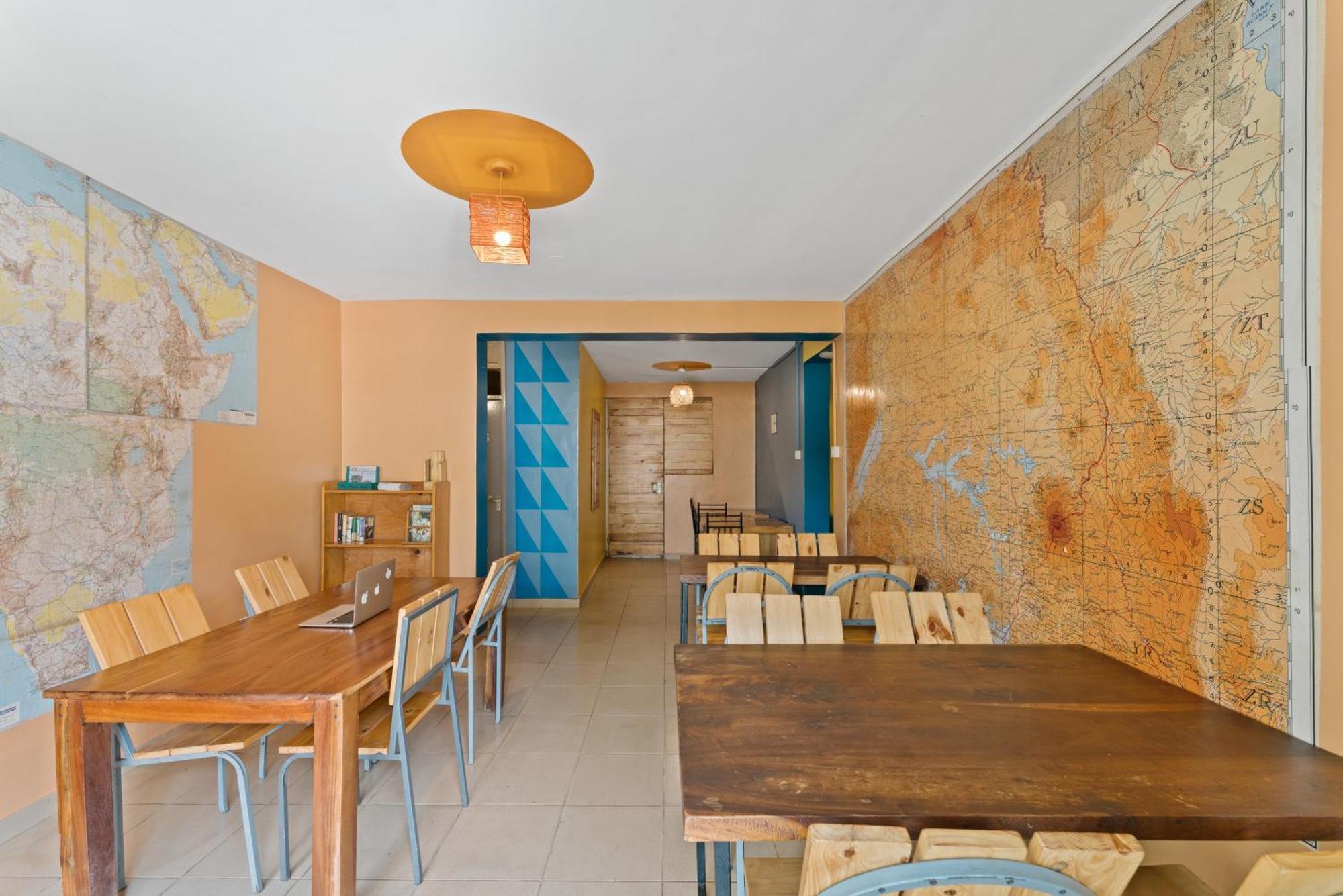 Bushpig Backpackers Hostel Kampala Exterior photo