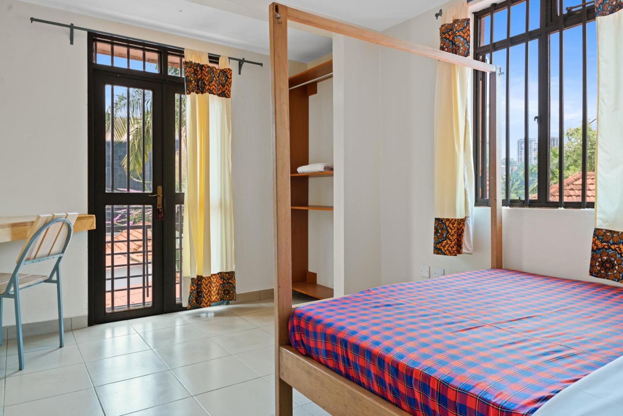 Bushpig Backpackers Hostel Kampala Exterior photo
