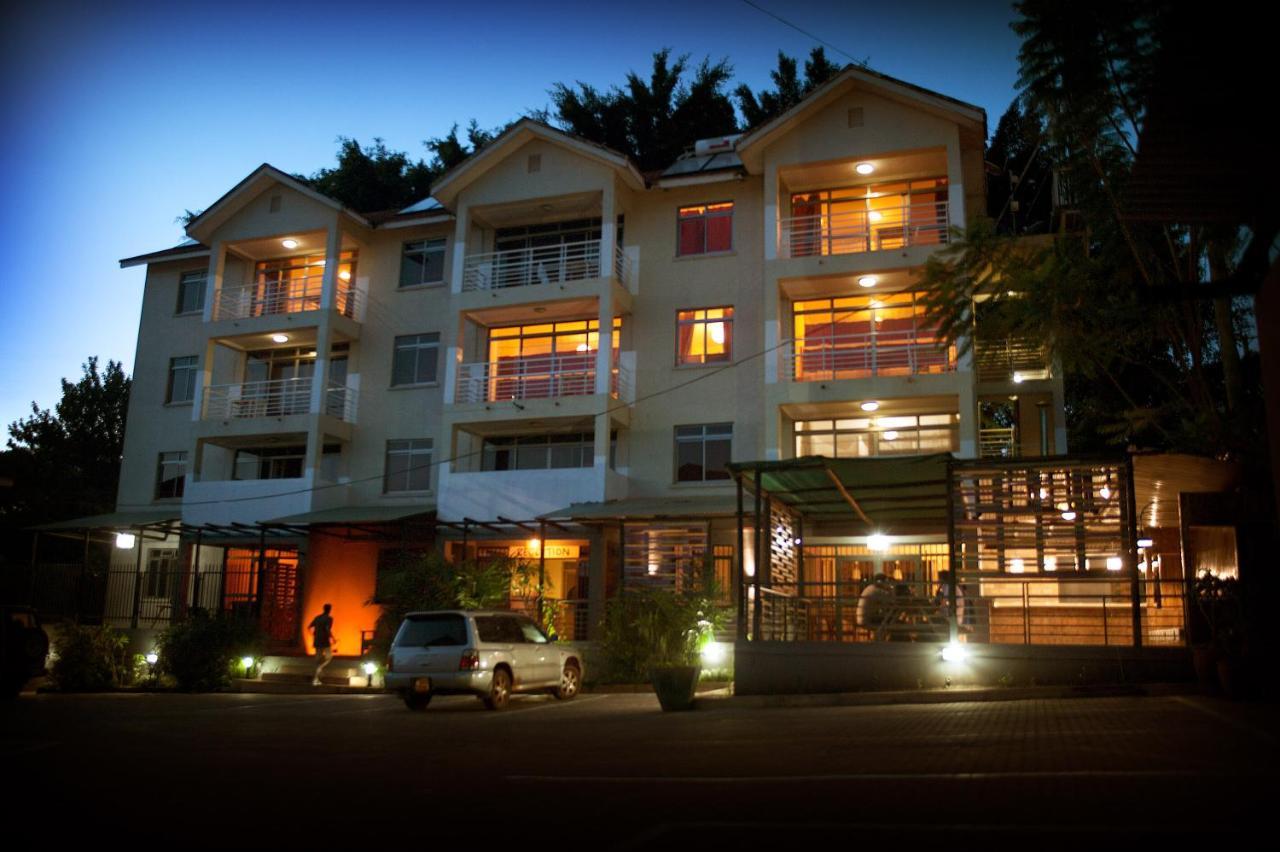 Bushpig Backpackers Hostel Kampala Exterior photo