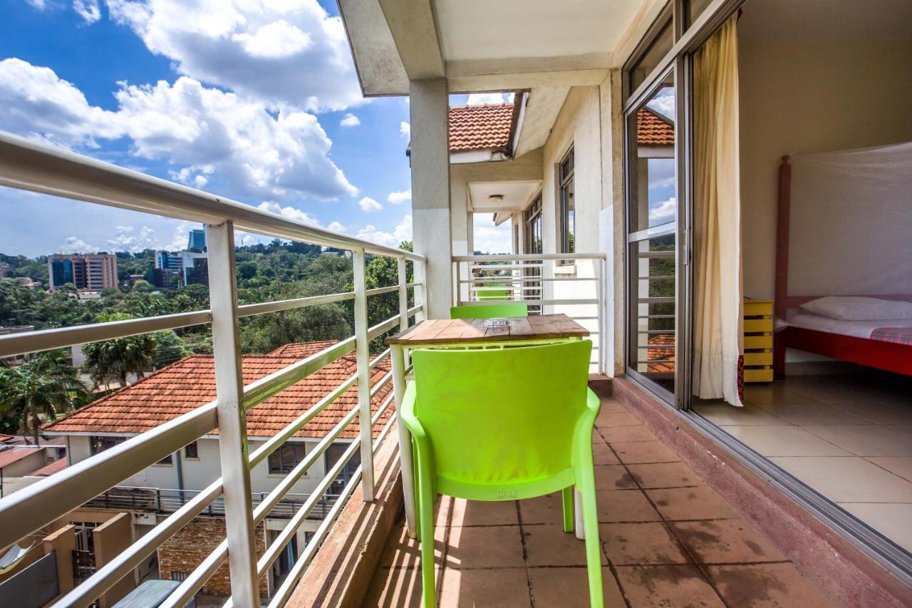 Bushpig Backpackers Hostel Kampala Exterior photo