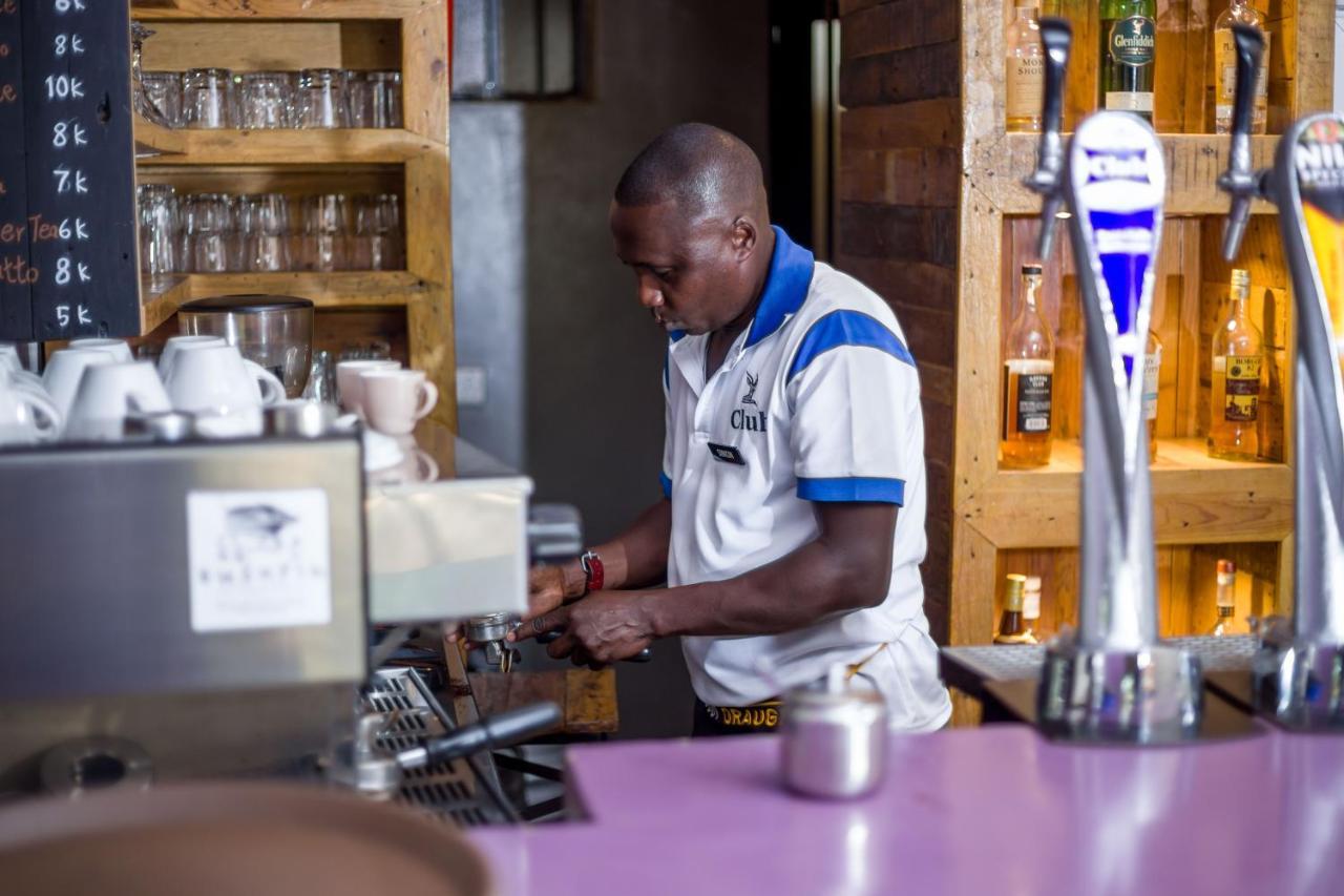 Bushpig Backpackers Hostel Kampala Exterior photo